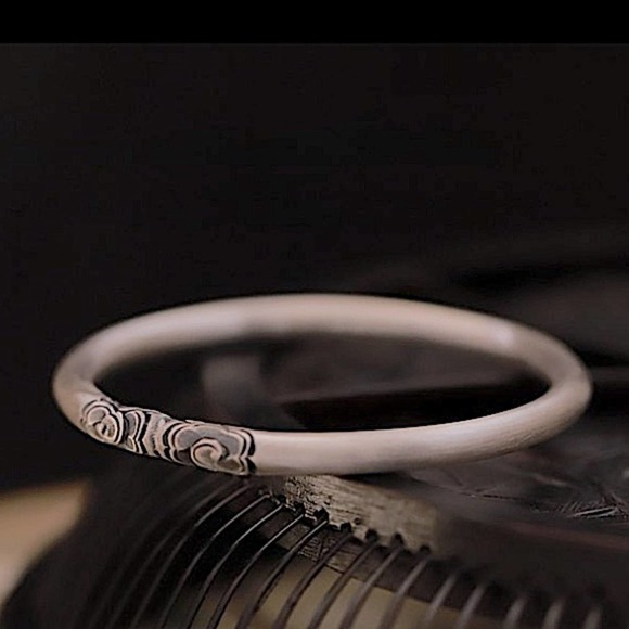 Sterling Silver Irregular Flower Pattern Bangle Bracelet - Picture 8 of 16